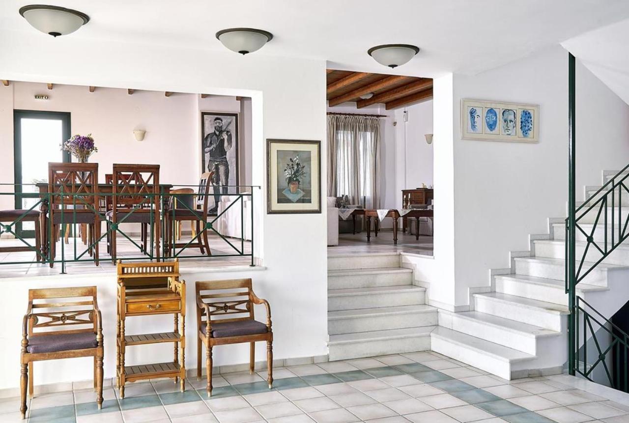 Eva Suites & Apartments Agia Marina  Exterior photo