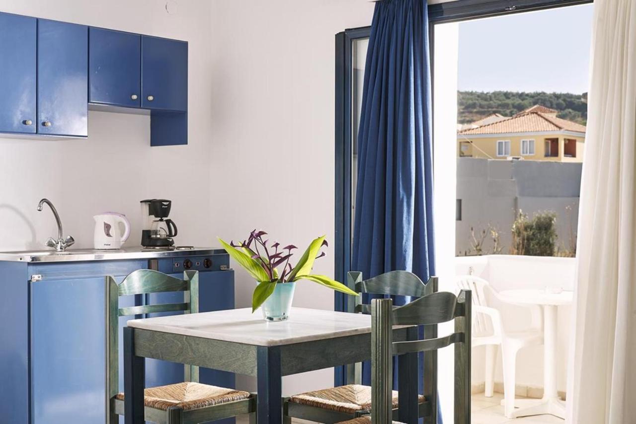 Eva Suites & Apartments Agia Marina  Exterior photo